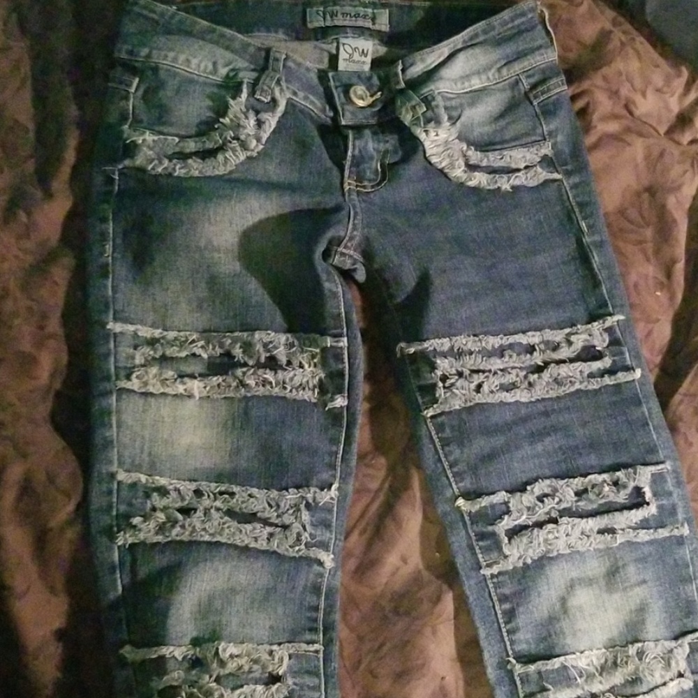 Not so ripped but also ripped jeggings
